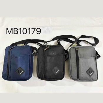 Férfi Crossbody táska állítható pánttal, nagy kapacitású, cipzáras zár, több rekesz, szürke